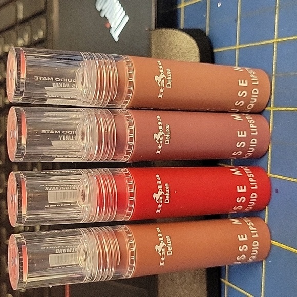 Italia Deluxe Mousse Matte Liquid Lipsticks Set of 4 - Picture 1 of 2